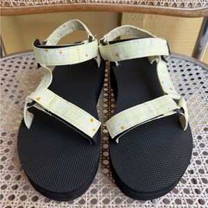 Teva Flatform Daisy Floral Patterned Platform Sandals size 9